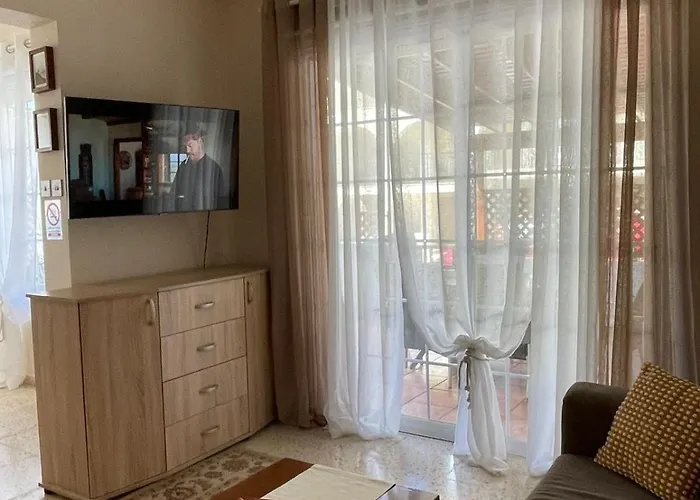 Kamilla- Kaparis Apartment *