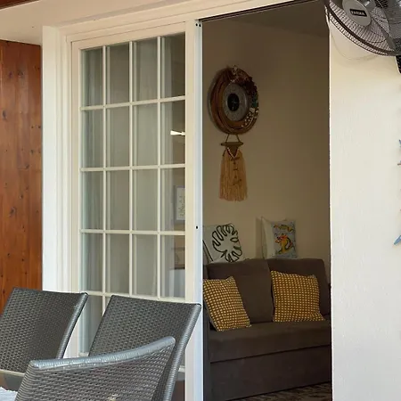 Kamilla- Kaparis Apartman *